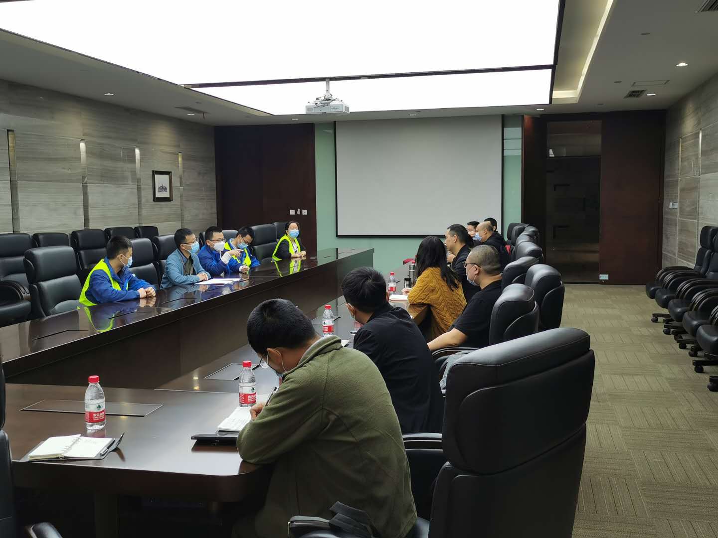 图片2.jpg 图片2.jpg